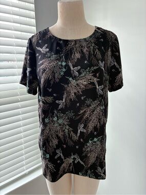 Le Lis Women's Bird and Botanical Short Sleeve Blouse